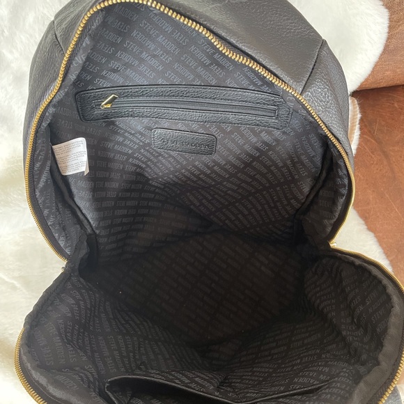 STEVE MADDEN LOGO BACKPACK BLACK w/Gold tone hardware Adjustable Straps - Picture 5 of 16